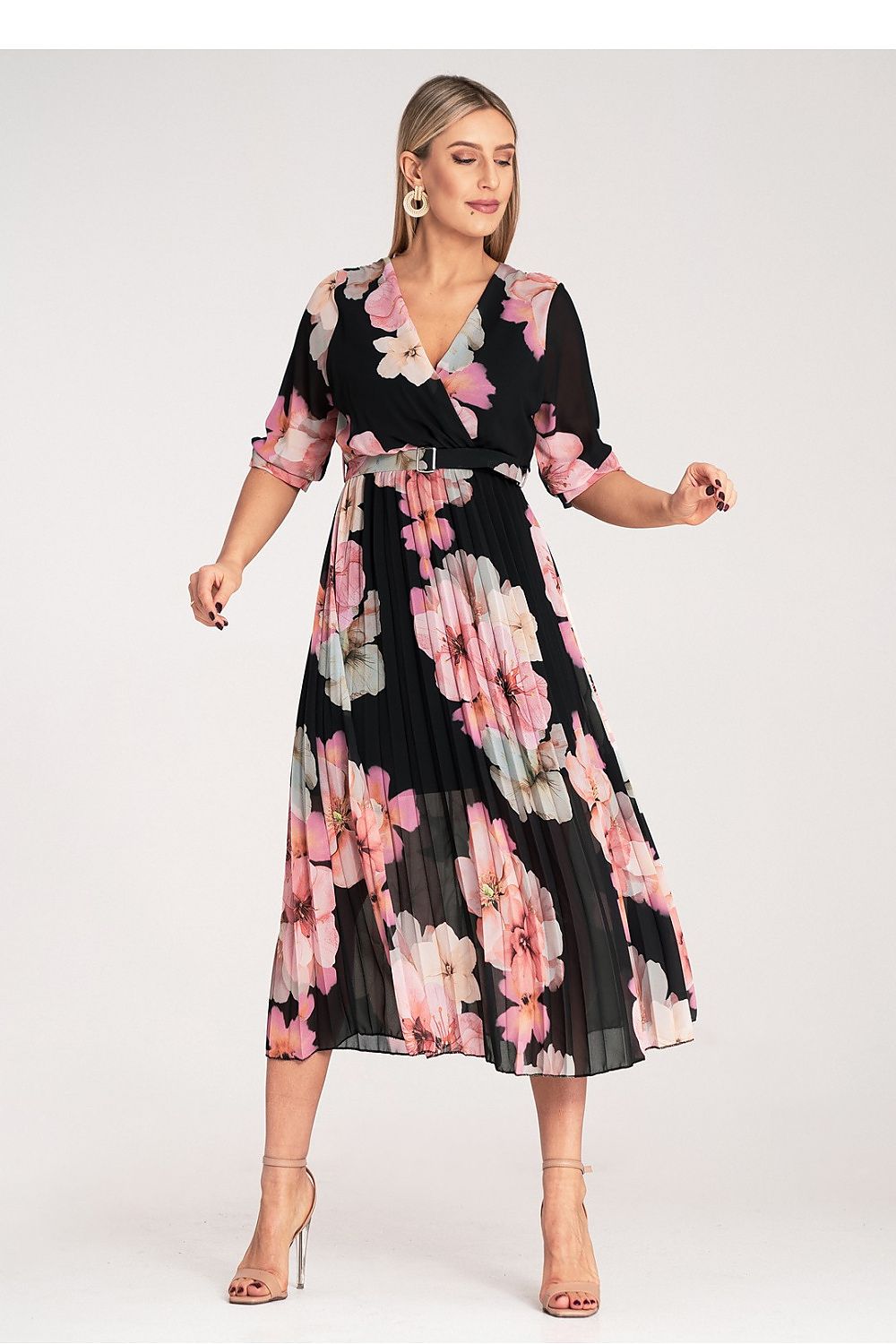 Dagkjole Figl til dame fra MS StyleHaven, laget av polyester, farge Svart, størrelse S/M, med 45720 ermer, midi lengde, kjolestil a-line, perfekt til dress