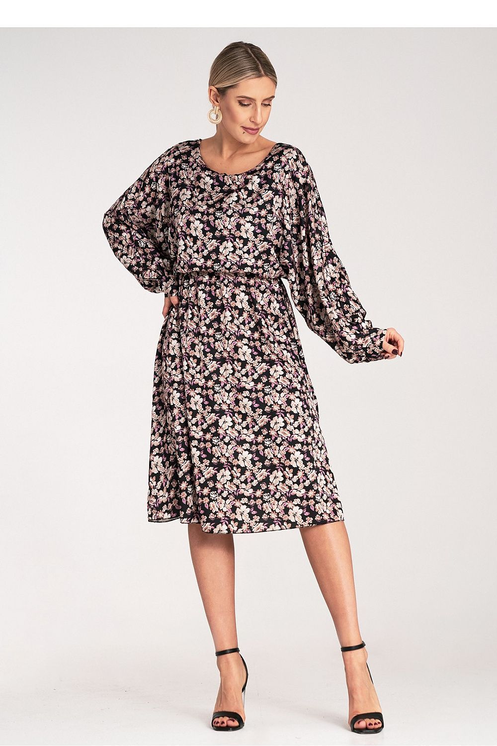 Dagkjole Figl til dame fra MS StyleHaven, laget av Sateng; polyester, farge Svart, størrelse S/M, med long ermer, perfekt til dress