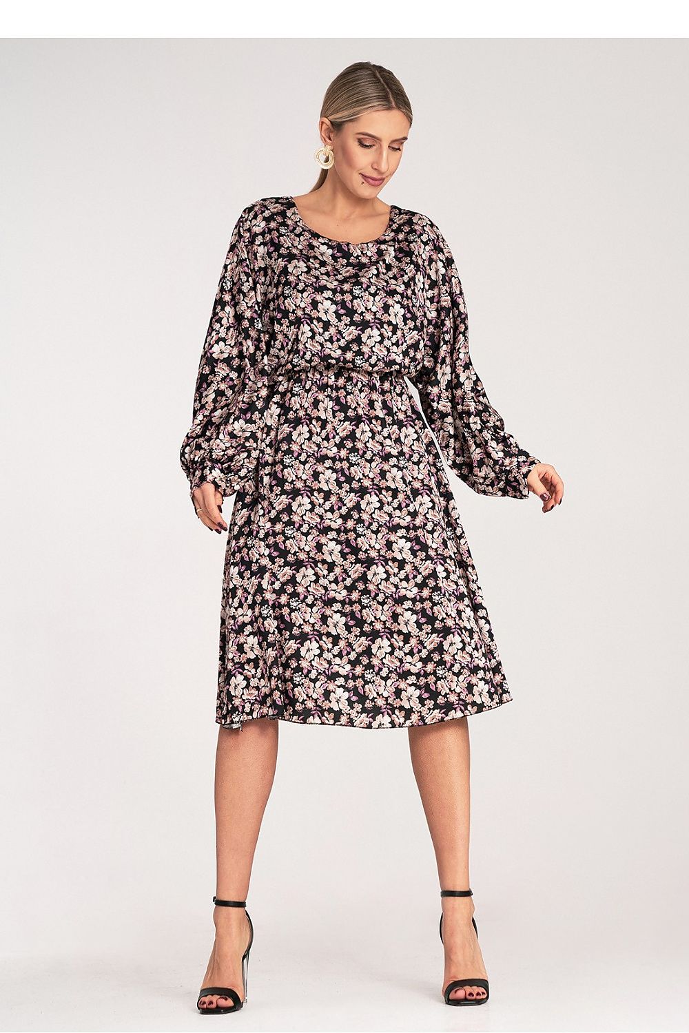 Dagkjole Figl til dame fra MS StyleHaven, laget av Sateng; polyester, farge Svart, størrelse S/M, med long ermer, perfekt til dress