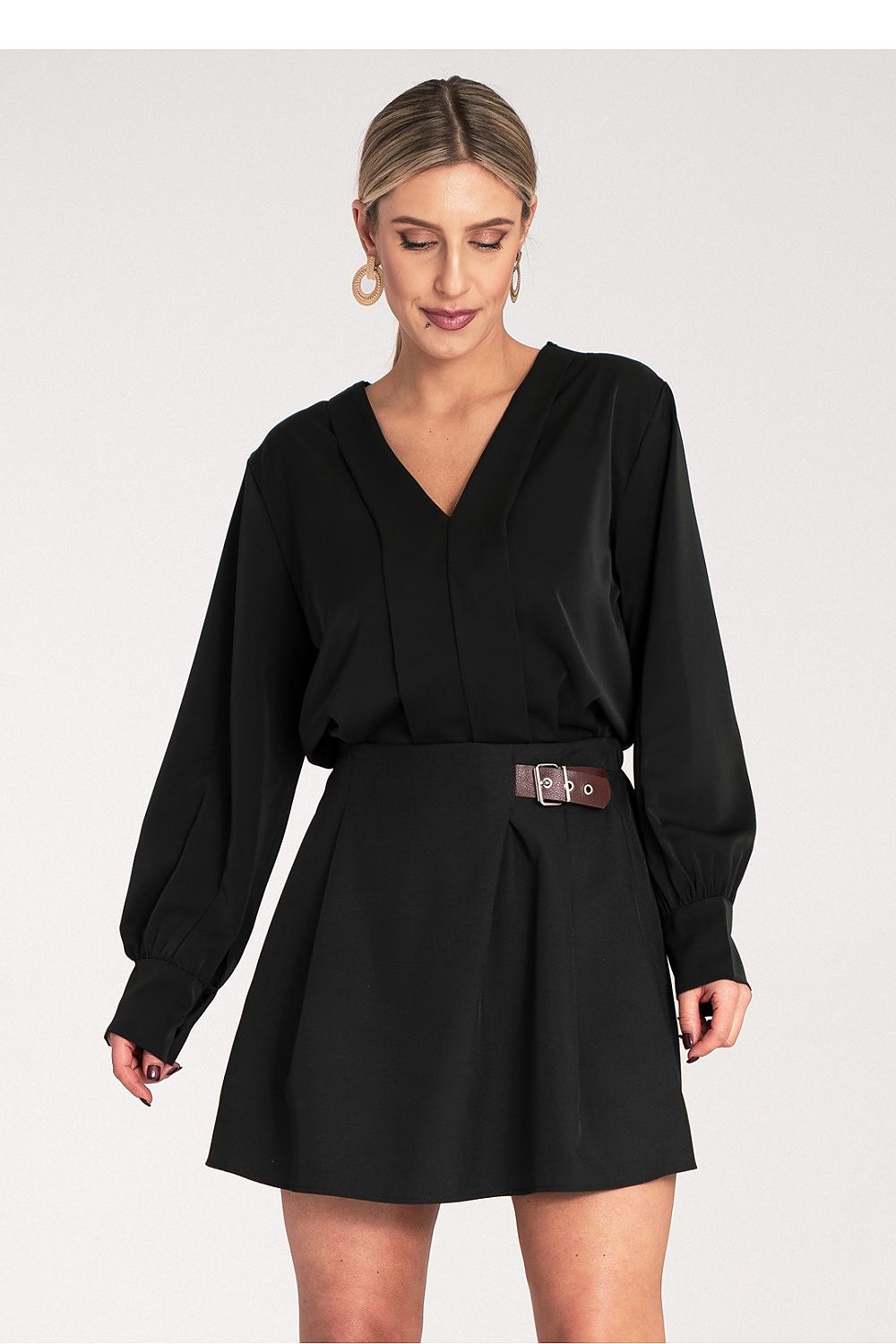 Bluse Figl til dame fra MS StyleHaven, laget av polyester, farge Hvit, størrelse S/M, med long ermer, perfekt til dress