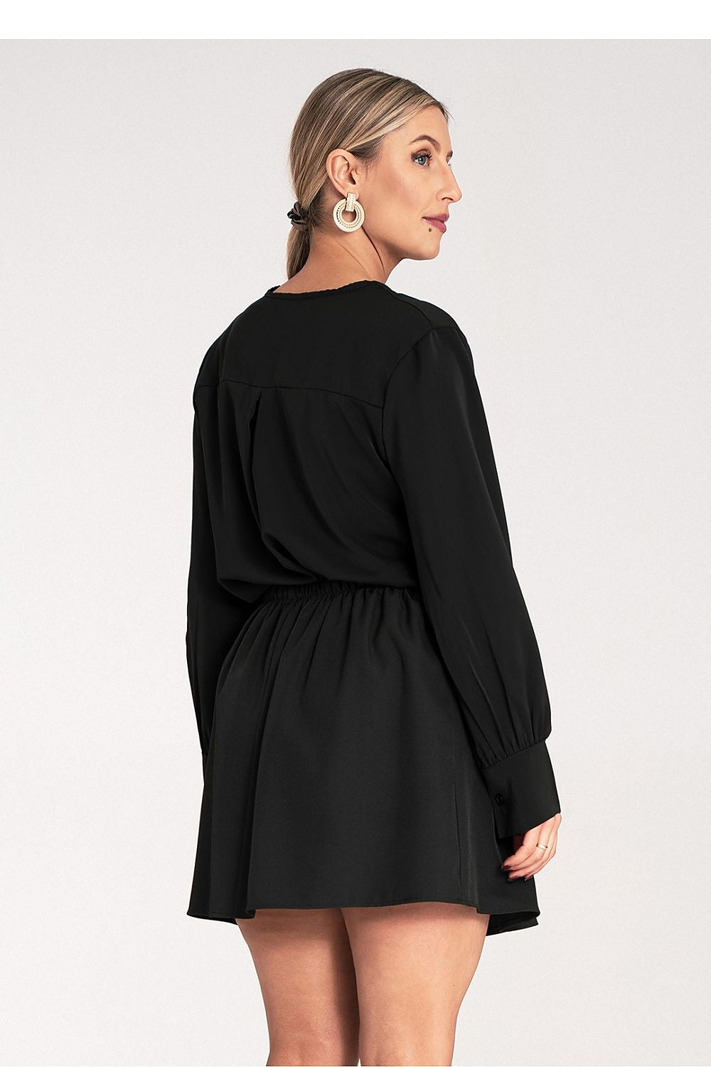 Bluse Figl til dame fra MS StyleHaven, laget av polyester, farge Hvit, størrelse S/M, med long ermer, perfekt til dress