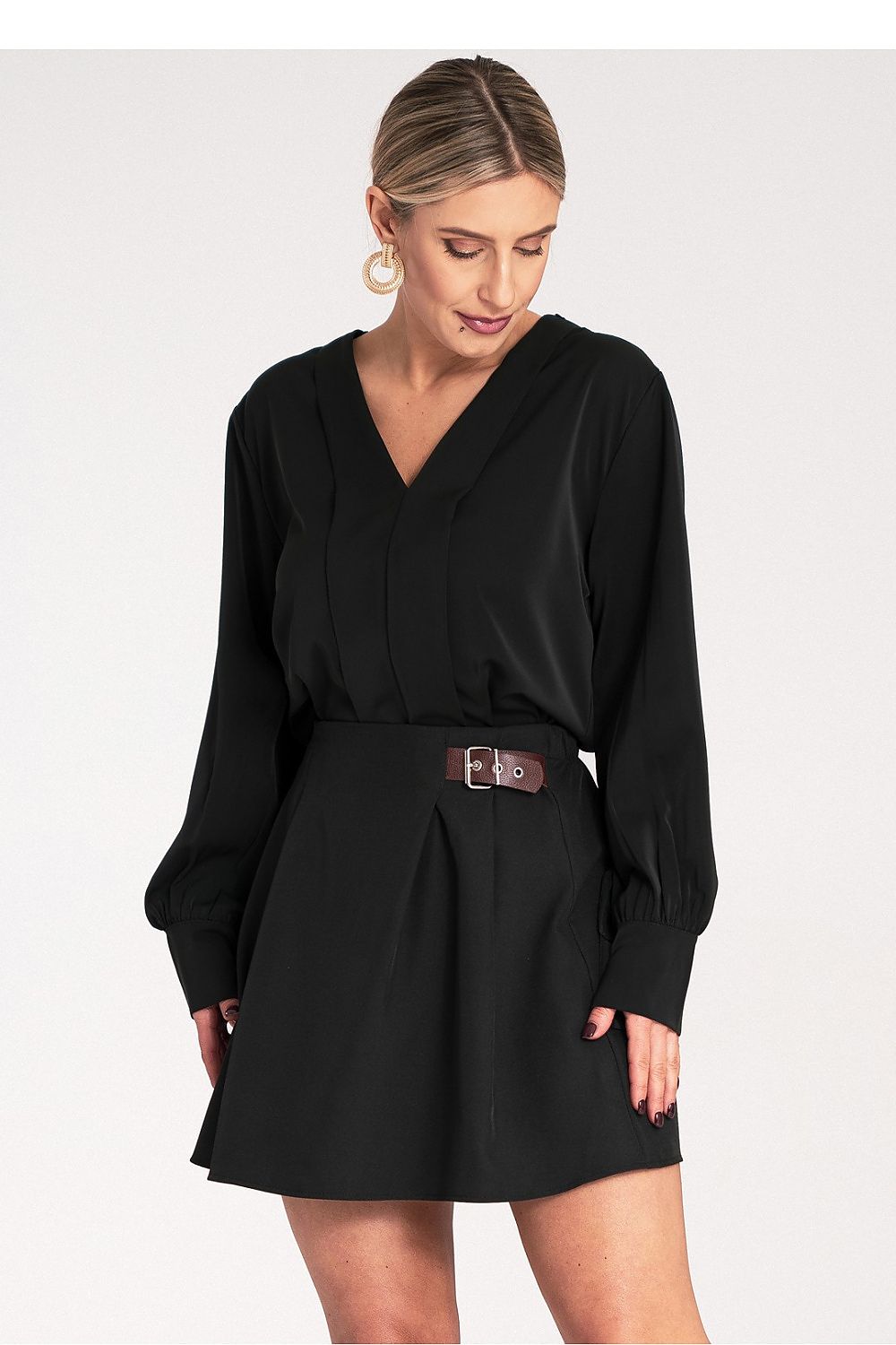 Bluse Figl til dame fra MS StyleHaven, laget av polyester, farge Hvit, størrelse S/M, med long ermer, perfekt til dress