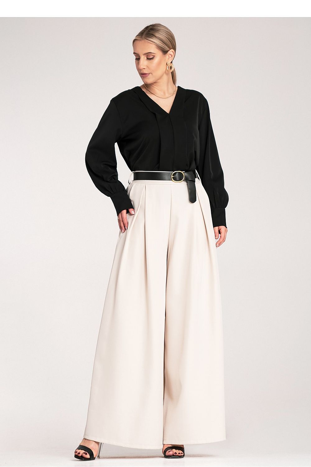 Damebukser Figl til dame fra MS StyleHaven, laget av polyester, farge beige 2, størrelse S/M, med sleeveless ermer, perfekt til dress