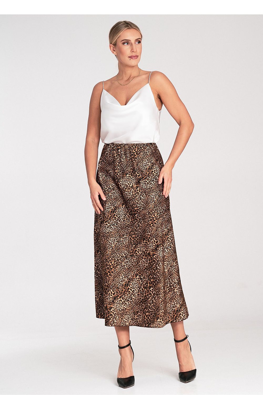 Skjørt Figl til dame fra MS StyleHaven, laget av polyester, farge Flerfarget 2, størrelse S/M, med long ermer, perfekt til dress