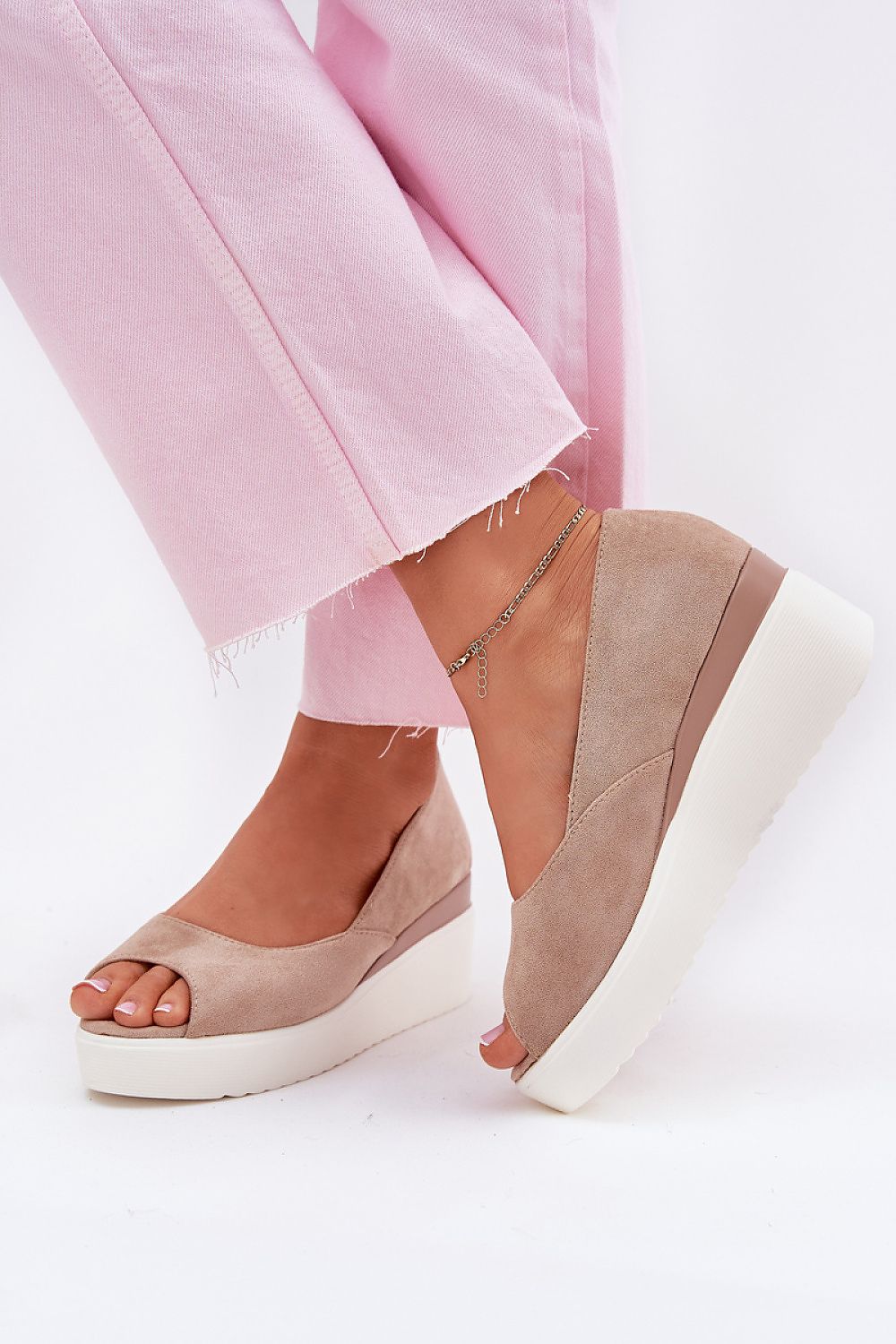 Buskin Step in Style til dame fra MS StyleHaven, laget av Bomull, med detaljer i faux-leather, farge beige, størrelse 36, med short ermer, hælhøyde low, skostørrelse 36; 37; 38; 39; 40; 41, perfekt til casual