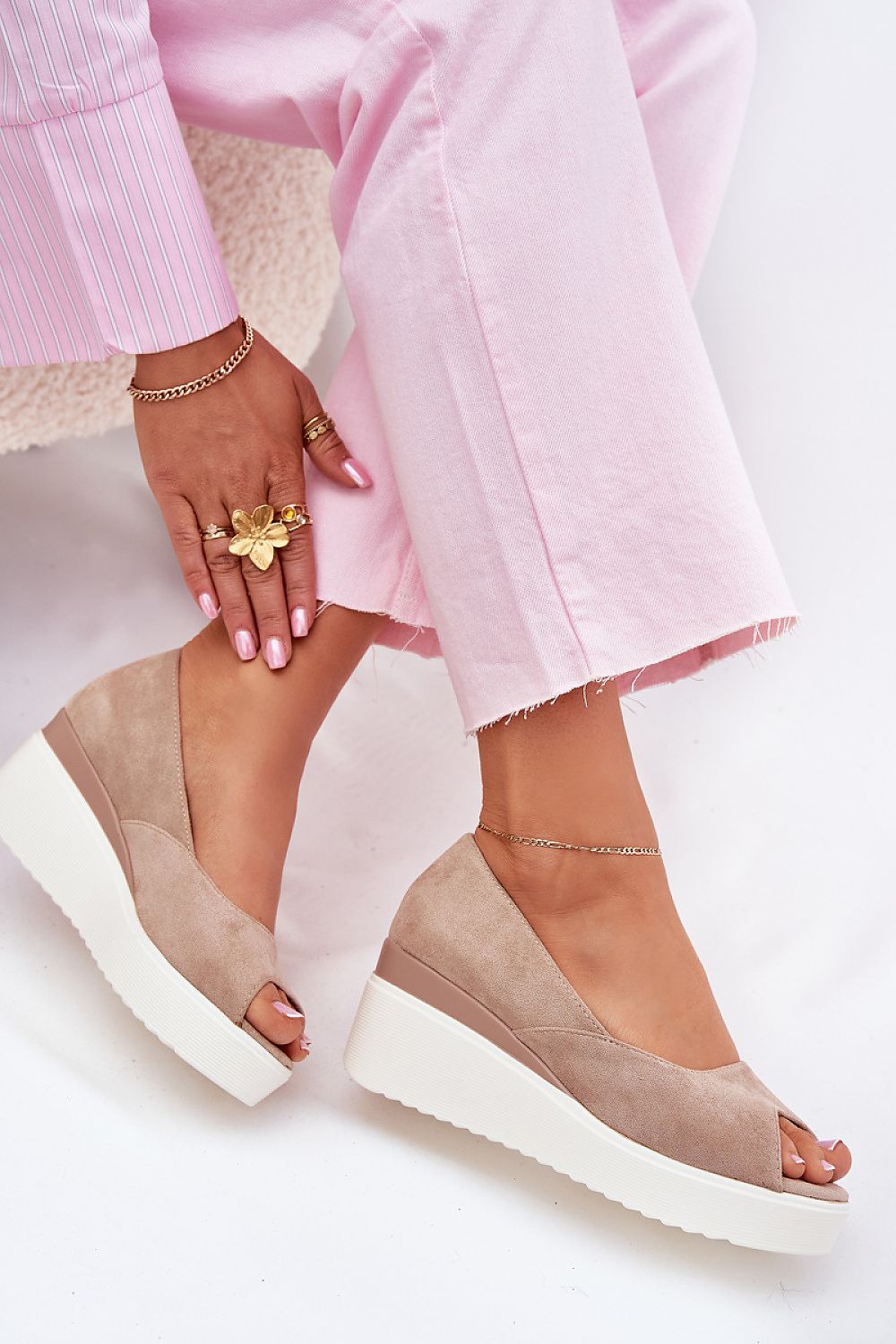 Buskin Step in Style til dame fra MS StyleHaven, laget av Bomull, farge beige, størrelse 38, med short ermer, perfekt til casual