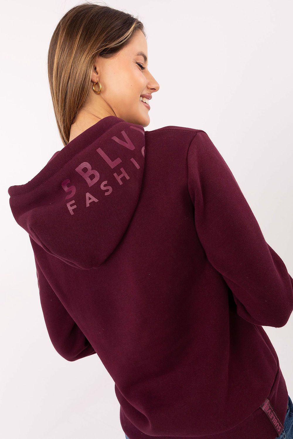 Oppdag vårt utvalg av stilfulle Rød Genser-undernivå til dame i ulike størrelser og kvalitetsmaterialer – perfekte til jobb, fritid og alle dager. Rask levering og gode priser hos MS Stylehaven. se mer!