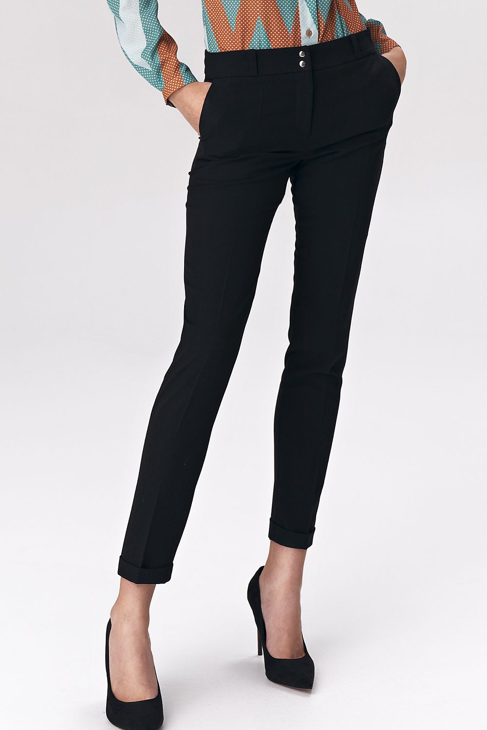  Women trousers model 216900 Nife 