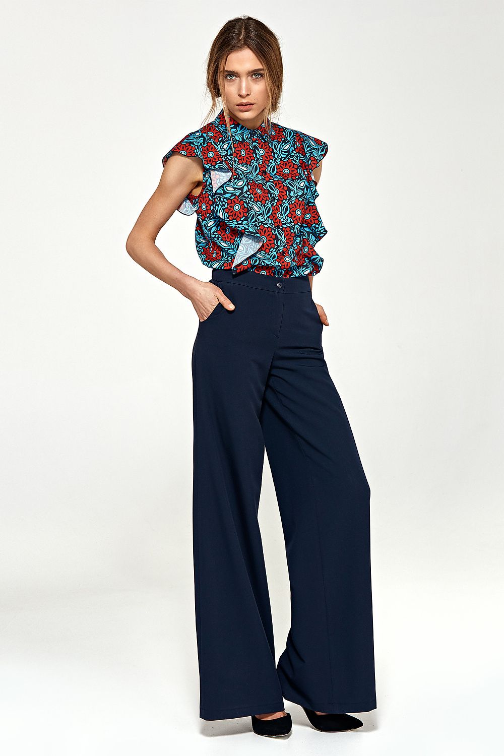  Trousers model 216907 Nife 