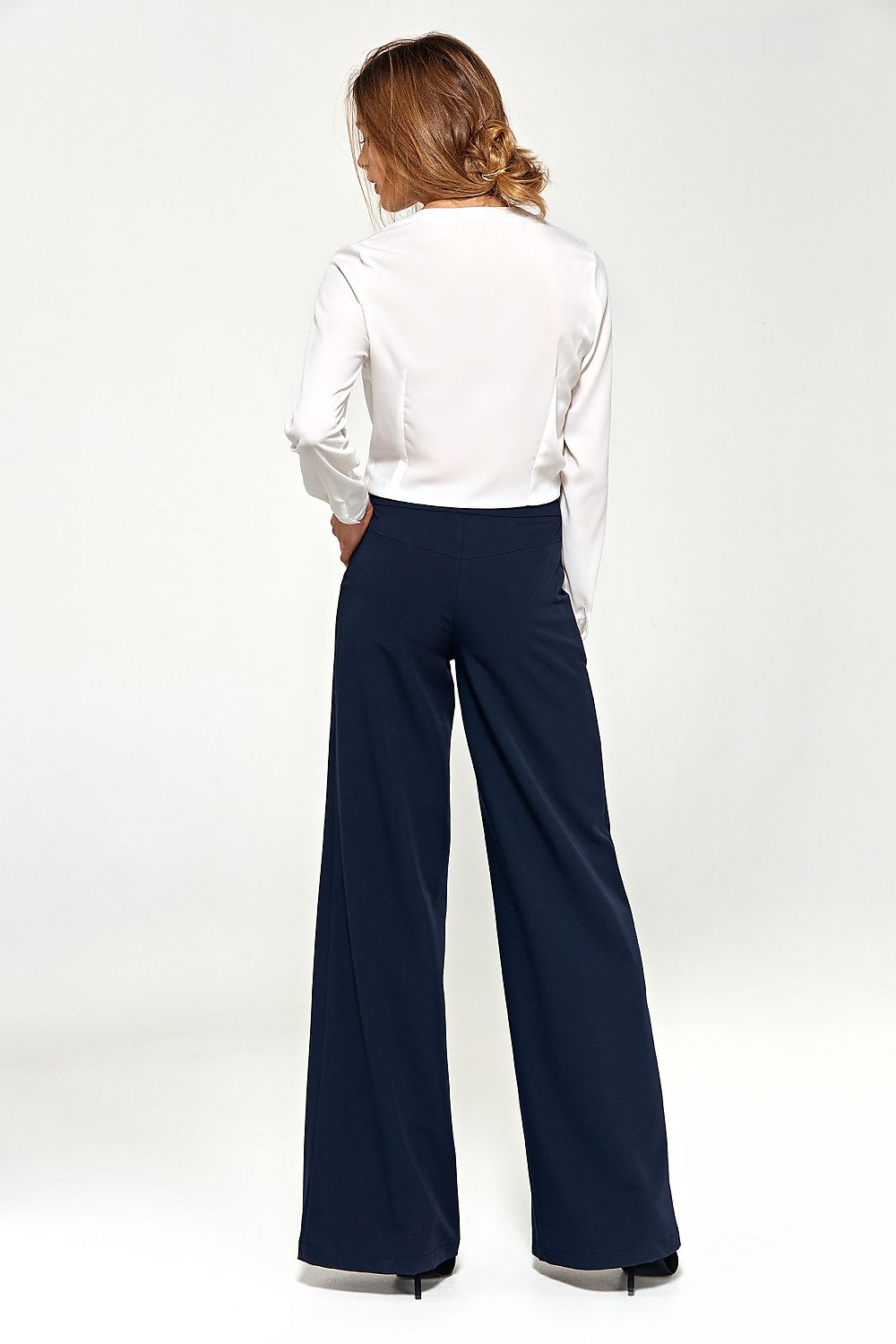  Trousers model 216907 Nife 