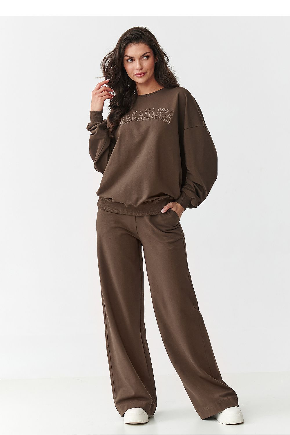 Oppdag vårt utvalg av stilfulle Svart Sett Makadamia til dame i ulike størrelser og kvalitetsmaterialer – perfekte til jobb; fritid og alle dager. Rask levering og gode priser hos MS Stylehaven. se mer!