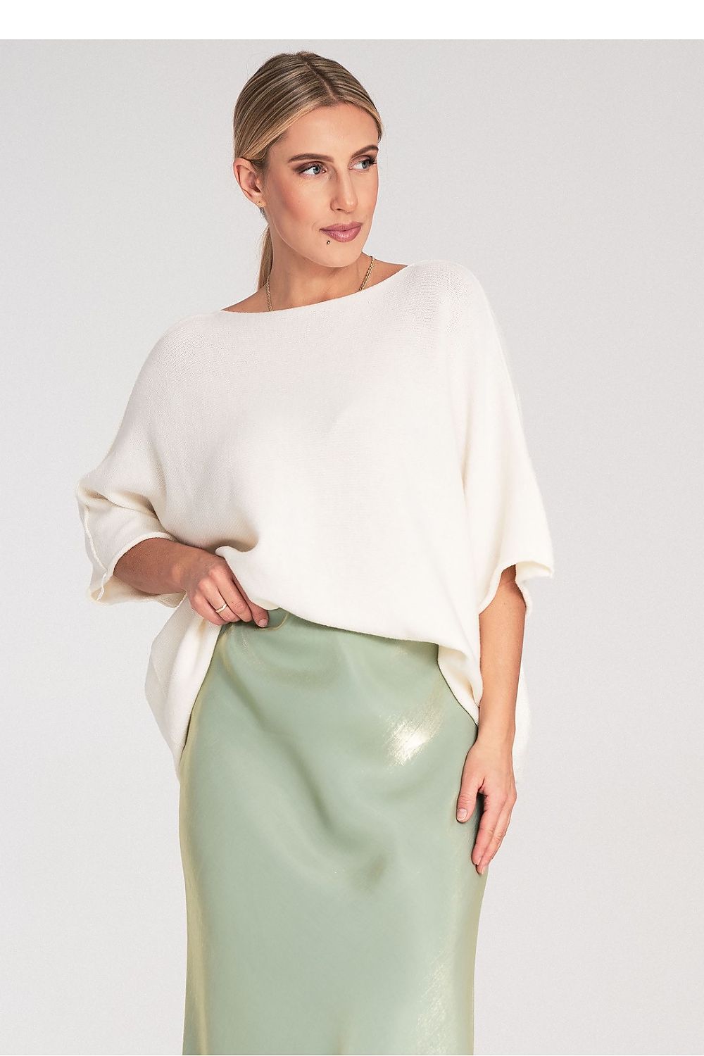 Oppdag vårt utvalg av stilfulle  Flaggermusstil bluse - Figl til dame i ulike størrelser og kvalitetsmaterialer – perfekte til jobb; fritid og alle dager. Rask levering og gode priser hos MS Stylehaven. se mer!