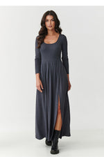 Oppdag vårt utvalg av stilfulle Rød Dagkjole Makadamia til dame i ulike størrelser og kvalitetsmaterialer – perfekte til jobb, fritid og alle dager. Rask levering og gode priser hos MS Stylehaven. se mer!