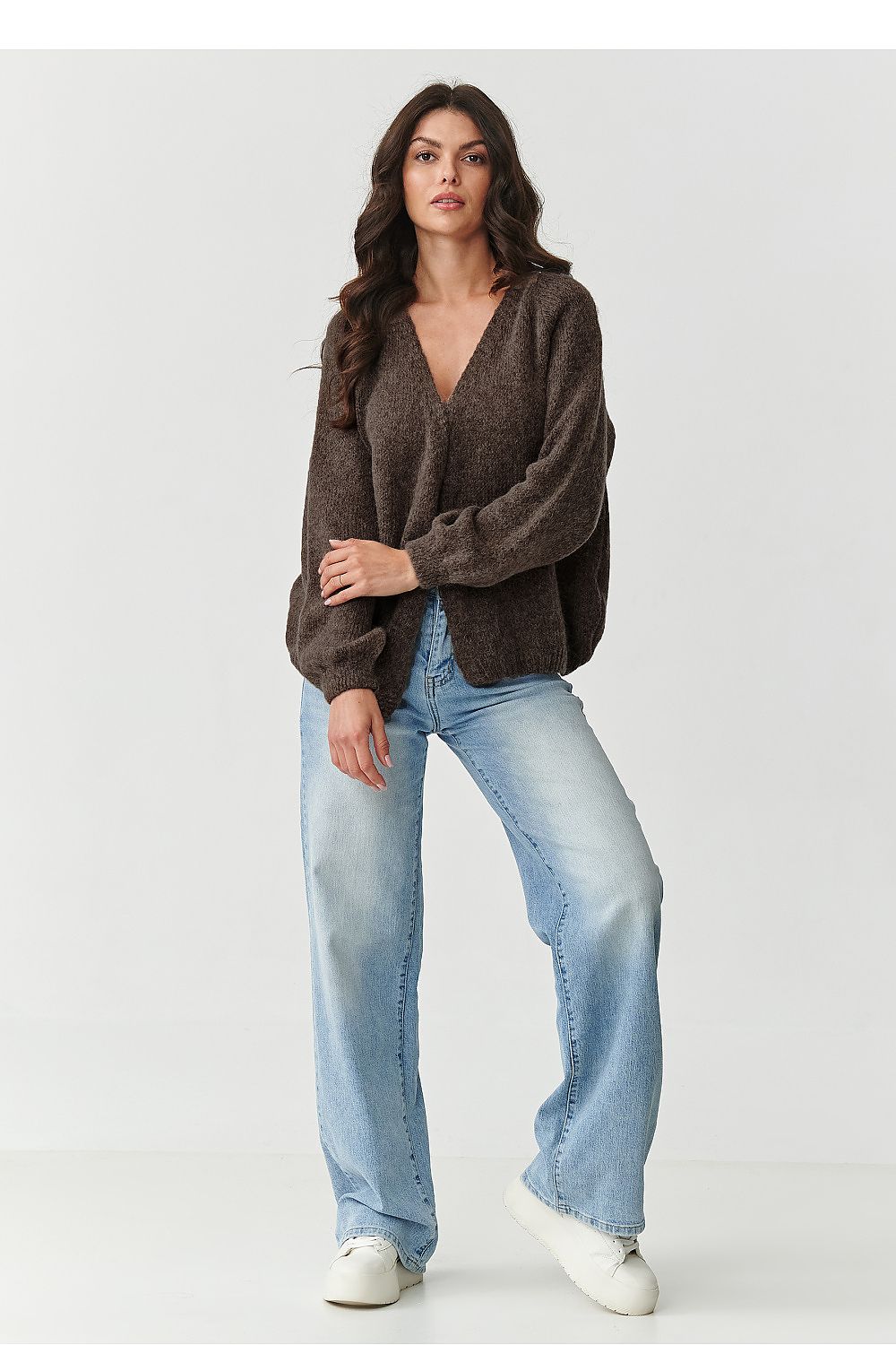 Oppdag vårt utvalg av stilfulle Brun 2 Cardigan Makadamia til dame i ulike størrelser og kvalitetsmaterialer - perfekte til jobb; fritid og alle dager. Rask levering og gode priser hos MS Stylehaven. se mer!