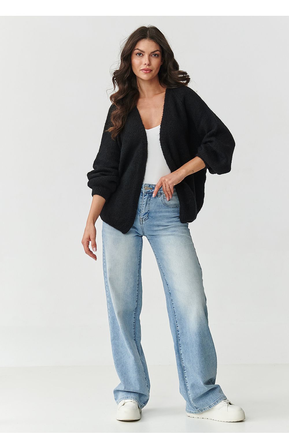 Oppdag vårt utvalg av stilfulle  Cardigan Makadamia til dame i ulike størrelser og kvalitetsmaterialer – perfekte til jobb; fritid og alle dager. Rask levering og gode priser hos MS Stylehaven. se mer!