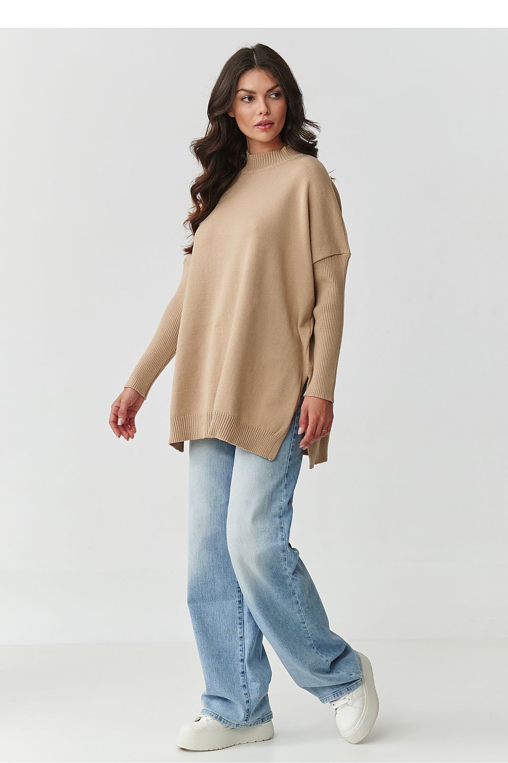 Oppdag vårt utvalg av stilfulle Beige 2 Jumper Makadamia til dame i ulike størrelser og kvalitetsmaterialer – perfekte til jobb; fritid og alle dager. Rask levering og gode priser hos MS Stylehaven. se mer!