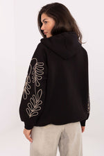 Oppdag vårt utvalg av stilfulle Hvit Genser - Relevans til dame i ulike størrelser og kvalitetsmaterialer – perfekte til jobb; fritid og alle dager. Rask levering og gode priser hos MS Stylehaven. se mer!