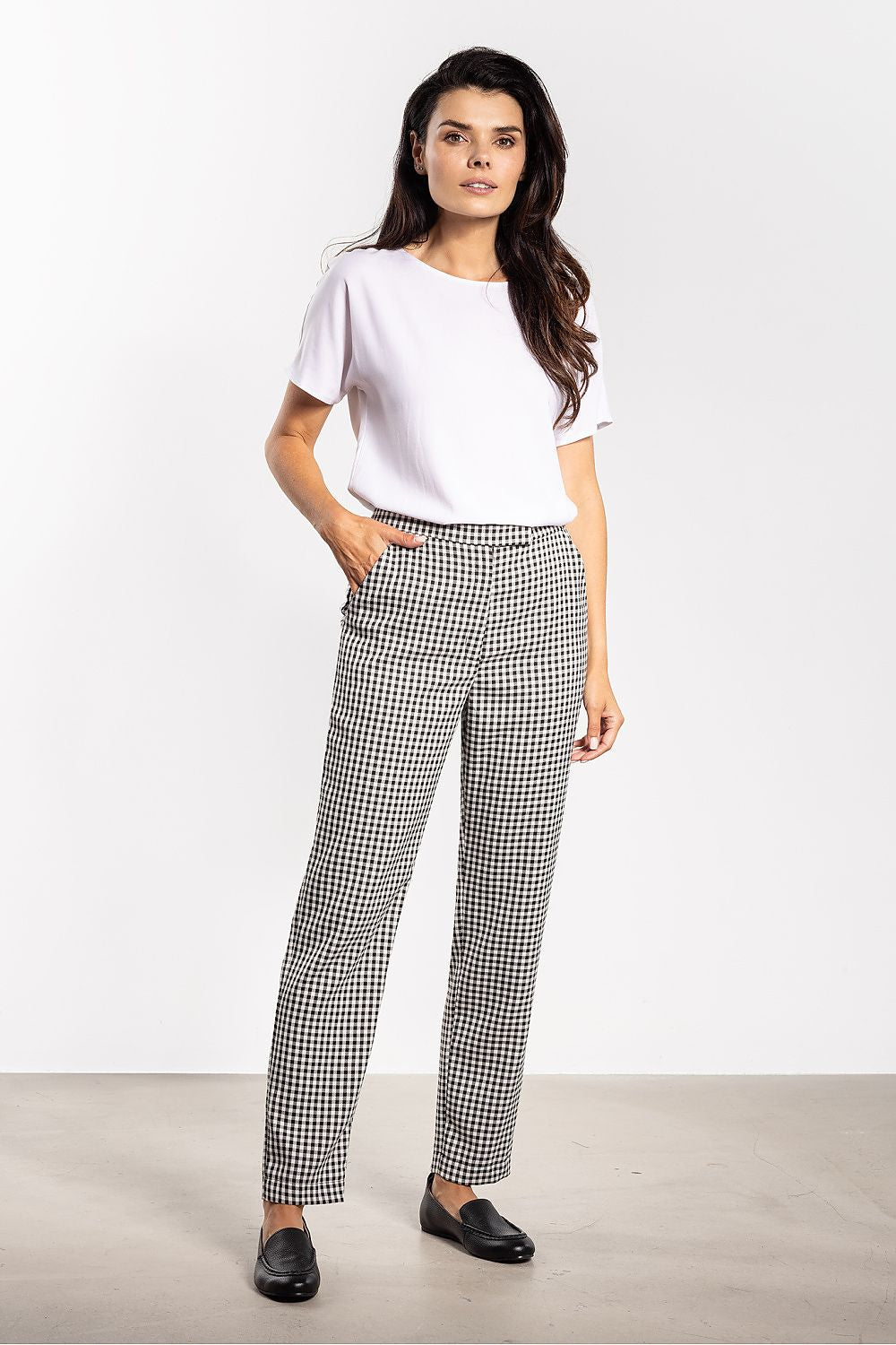  Women trousers model 218973 awama 