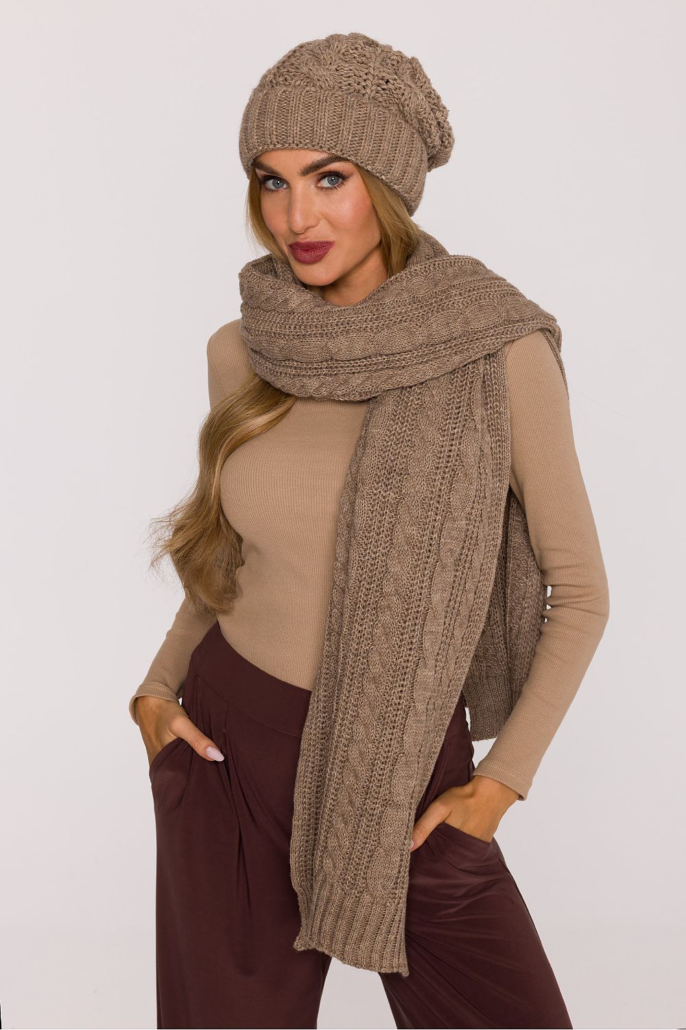 Oppdag vårt utvalg av stilfulle  Sjal Moe til dame i ulike størrelser og kvalitetsmaterialer – perfekte til jobb; fritid og alle dager. Rask levering og gode priser hos MS Stylehaven. se mer!