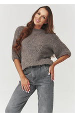 Oppdag vårt utvalg av stilfulle Beige Jumper Makadamia til dame i ulike størrelser og kvalitetsmaterialer – perfekte til jobb; fritid og alle dager. Rask levering og gode priser hos MS Stylehaven. se mer!