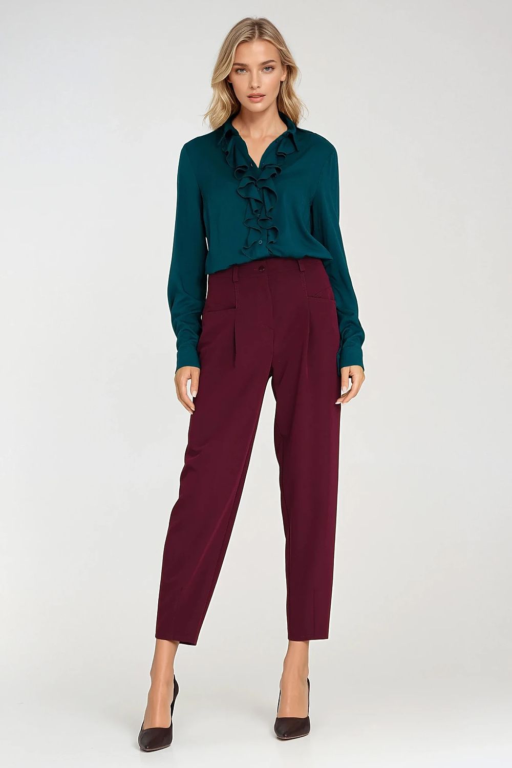  Women trousers model 219765 Nife 