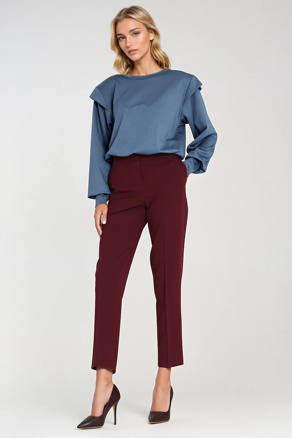 Oppdag vårt utvalg av stilfulle Blå Genser Nife til dame i ulike størrelser og kvalitetsmaterialer – perfekte til jobb; fritid og alle dager. Rask levering og gode priser hos MS Stylehaven. se mer!