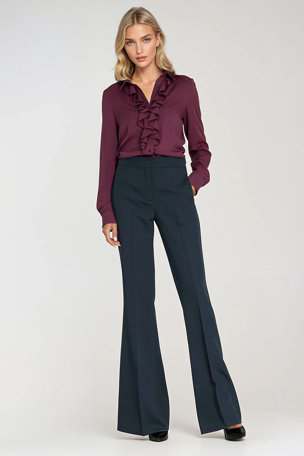  Women trousers model 219778 Nife 