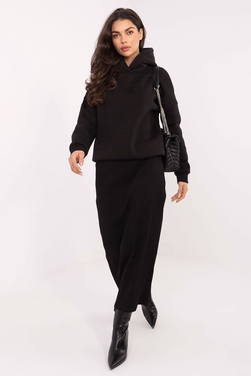 Oppdag vårt utvalg av stilfulle Svart Genser - Relevance til dame i ulike størrelser og kvalitetsmaterialer - perfekte til jobb, fritid og alle dager. Rask levering og gode priser hos MS Stylehaven. se mer!