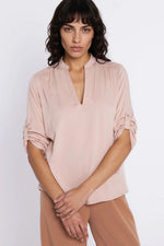  Blouse model 225832 Nife 
