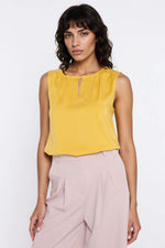  Blouse model 226427 Nife 