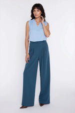  Women trousers model 227150 Nife 