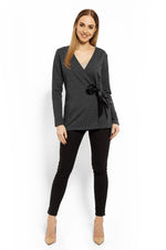 Wrap gravidbluse fra PeeKaBoo til dame fra MS StyleHaven, laget av Elastan; Bomull, farge Grå 3, størrelse L/XL, med long ermer, perfekt til casual; dress