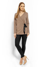 Wrap gravidbluse fra PeeKaBoo til dame fra MS StyleHaven, laget av Elastan; Bomull, farge beige 2, størrelse L/XL, med long ermer, perfekt til casual; dress