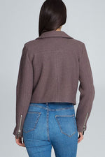 Oppdag vårt utvalg av stilfulle Brun Jakke Figl til dame i ulike størrelser og kvalitetsmaterialer – perfekte til jobb, fritid og alle dager. Rask levering og gode priser hos MS Stylehaven. se mer!