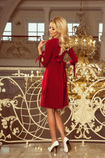 Alice kjole til dame fra MS StyleHaven, laget av polyester, farge Rød, størrelse M, med cap; 3-4 ermer, perfekt til casual; dress
