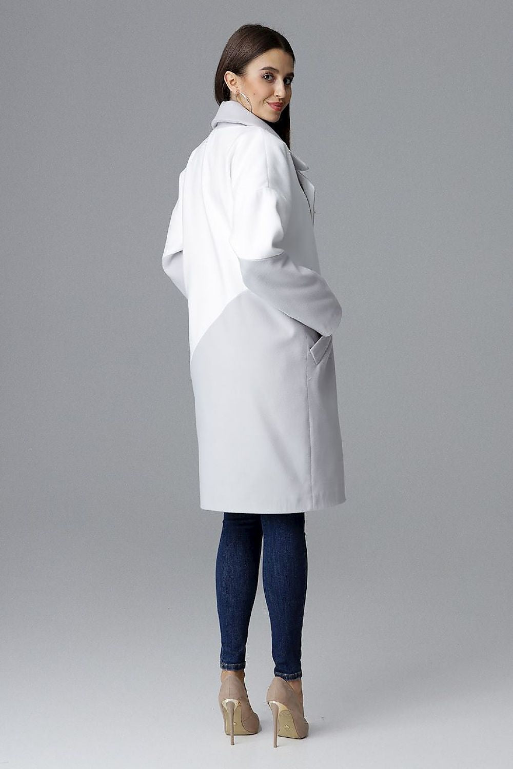 Oppdag vårt utvalg av stilfulle Svart Frakk Figl til dame i ulike størrelser og kvalitetsmaterialer – perfekte til jobb, fritid og alle dager. Rask levering og gode priser hos MS Stylehaven. se mer!