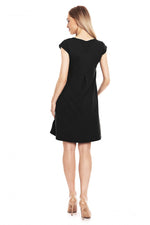 Bow Accent Flared Graviditetskjole fra PeeKaBoo til dame fra MS StyleHaven, laget av polyester; Viskose, farge Rød, størrelse S/M, med cap; short ermer, perfekt til casual; dress