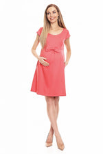 Bow Accent Flared Graviditetskjole fra PeeKaBoo til dame fra MS StyleHaven, laget av polyester; Viskose, farge beige, størrelse S/M, med cap; short ermer, perfekt til casual; dress