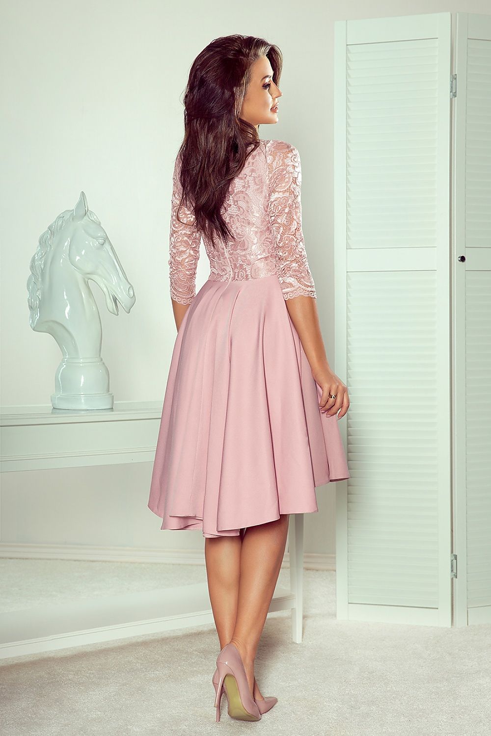 Nicolle asymmetrisk blondekjole – elegant og flytende kjole for spesielle anledninger til dame fra MS StyleHaven, laget av Viskose; polyester, farge Rød, størrelse XXXL, med 3-4; long ermer, perfekt til casual; dress