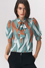 Bluse Nife til dame fra MS StyleHaven, laget av polyester, farge Flerfarget, størrelse 34, med 45720 ermer, perfekt til casual; dress