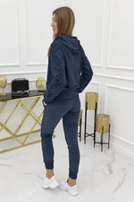 Oppdag vårt utvalg av stilfulle Marineblå Sett Vittoria Ventini til dame i ulike størrelser og kvalitetsmaterialer - perfekte til jobb, fritid og alle dager. Rask levering og gode priser hos MS Stylehaven. se mer!