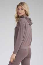 Oppdag vårt utvalg av stilfulle Brun Genser Figl til dame i ulike størrelser og kvalitetsmaterialer – perfekte til jobb, fritid og alle dager. Rask levering og gode priser hos MS Stylehaven. se mer!