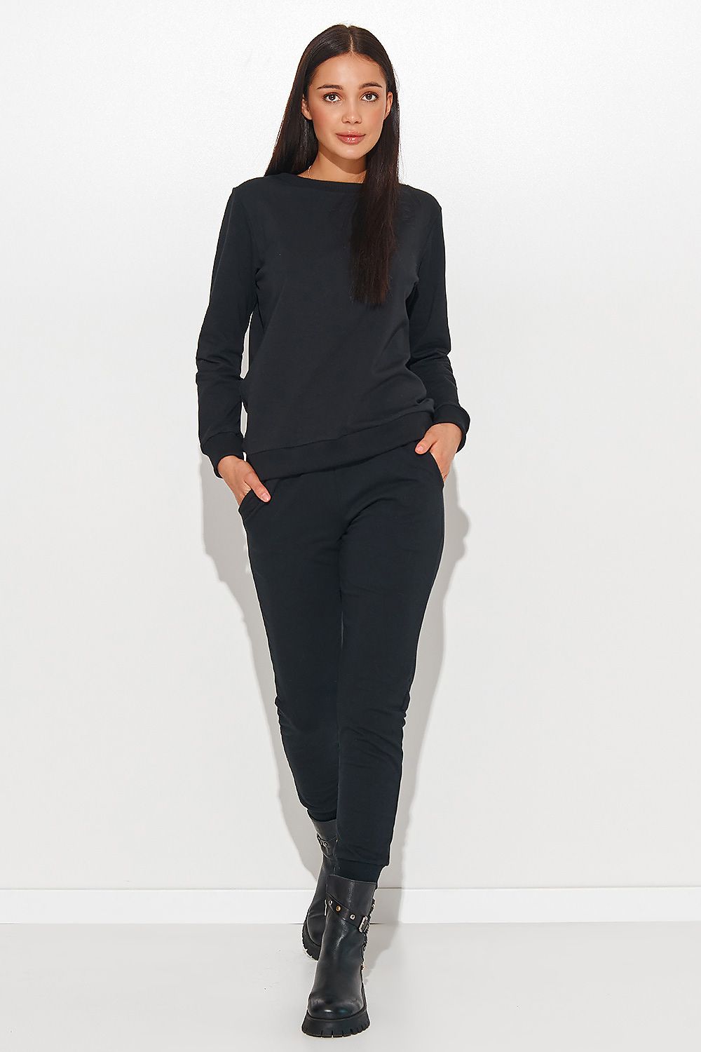 Sett Numinou til dame fra MS StyleHaven, laget av Bomull, farge Svart, størrelse 36/38, med sleeveless ermer, perfekt til casual; dress