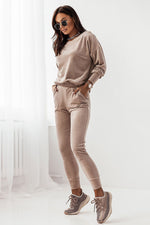 Velour Bliss – Elegant komfortsett IVON til dame fra MS StyleHaven, laget av polyester; Velur, farge Grønn, størrelse M/L, med sleeveless ermer, perfekt til casual; dress