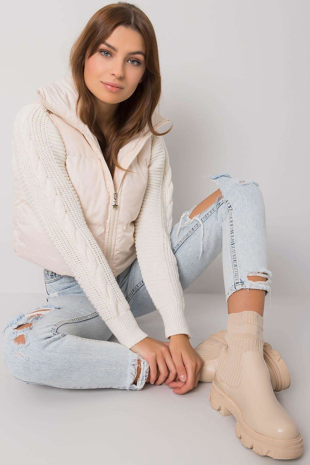 Oppdag vårt utvalg av stilfulle Beige Vest Ex Moda til dame i ulike størrelser og kvalitetsmaterialer – perfekte til jobb, fritid og alle dager. Rask levering og gode priser hos MS Stylehaven. se mer!