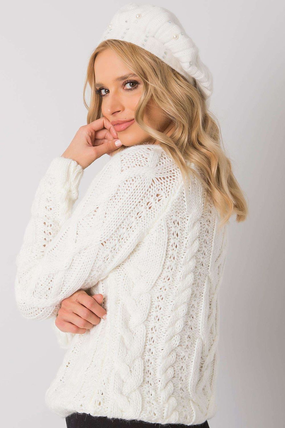 Oppdag vårt utvalg av stilfulle Svart Cap- AT til dame i ulike størrelser og kvalitetsmaterialer - perfekte til jobb; fritid og alle dager. Rask levering og gode priser hos MS Stylehaven. se mer!