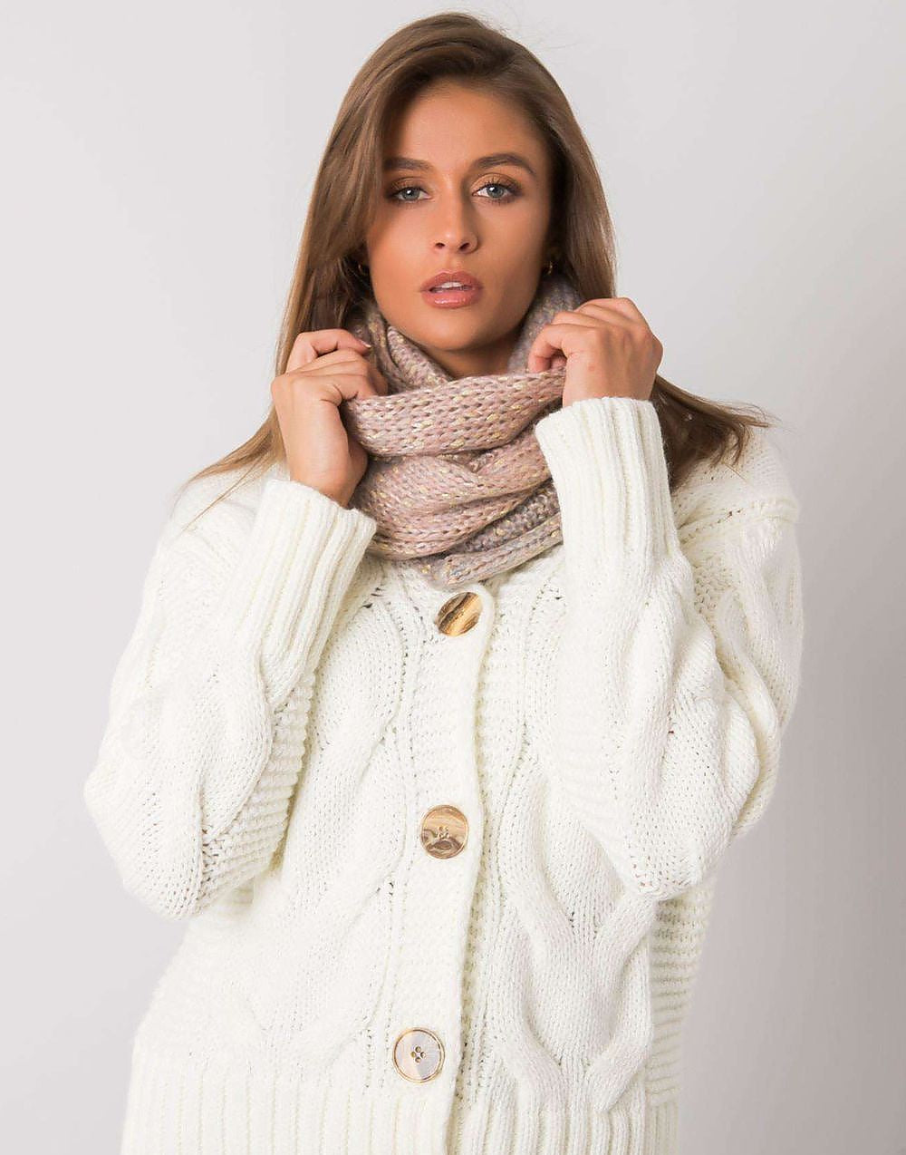 Oppdag vårt utvalg av stilfulle Grå Sjal - AT til dame i ulike størrelser og kvalitetsmaterialer - perfekte til jobb; fritid og alle dager. Rask levering og gode priser hos MS Stylehaven. se mer!