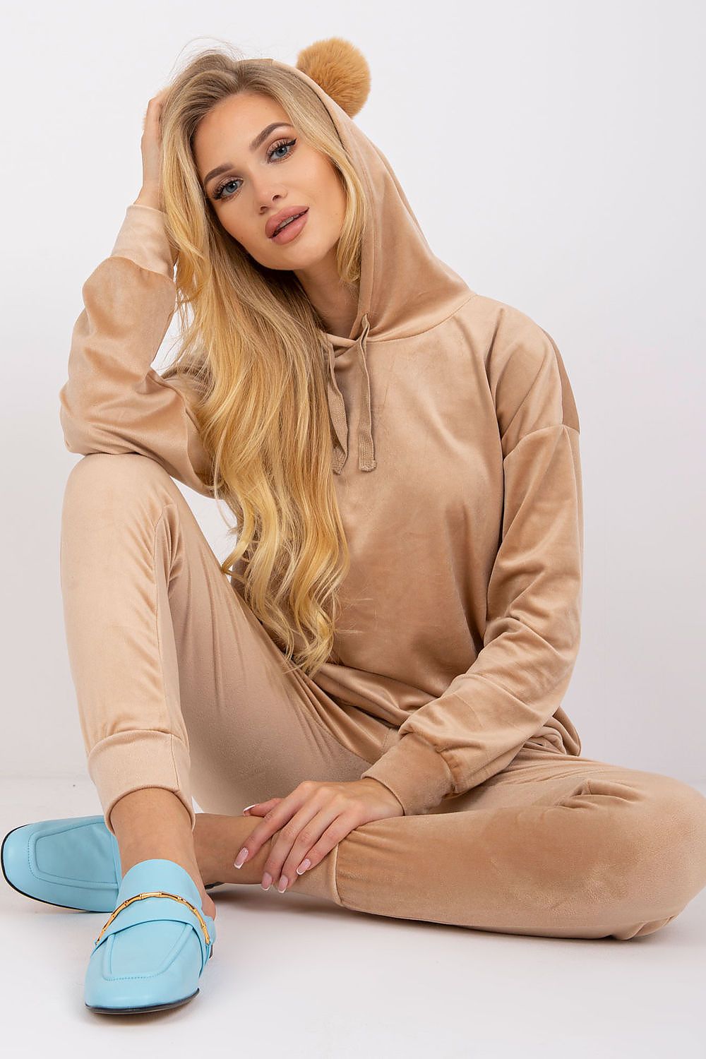 Oppdag vårt utvalg av stilfulle Beige Sett fancy til dame i ulike størrelser og kvalitetsmaterialer – perfekte til jobb; fritid og alle dager. Rask levering og gode priser hos MS Stylehaven. se mer!