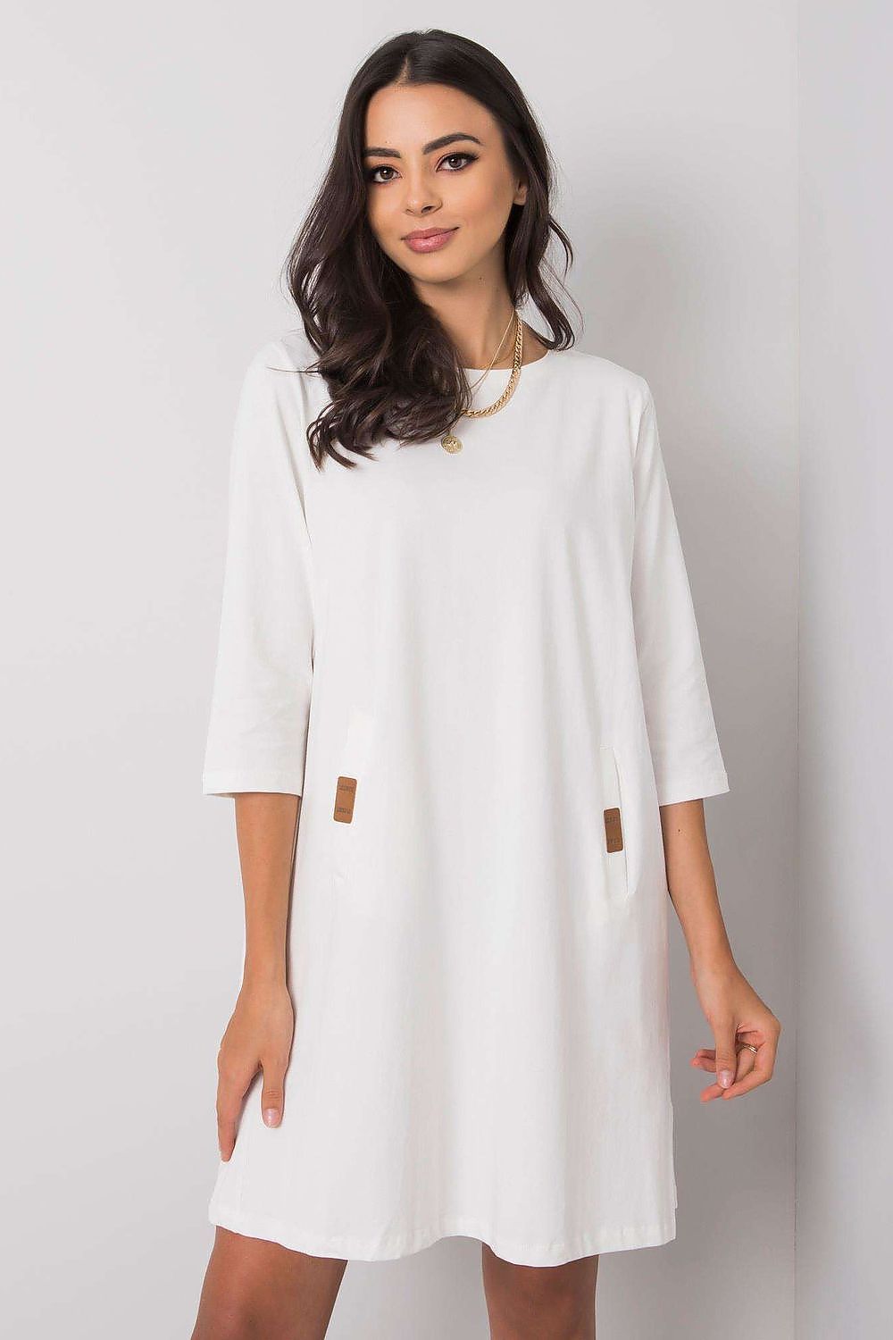 Stilig dagskjole med løs passform - Relevance til dame fra MS StyleHaven, laget av Bomull; Elastan-1, farge Hvit, størrelse L/XL, med 45720 ermer, perfekt til casual; dress