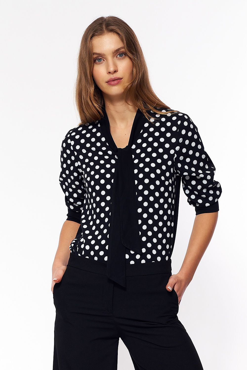 Kortermet skjorte Nife til dame fra MS StyleHaven, laget av polyester, farge beige, størrelse 42, med sleeveless ermer, perfekt til casual; dress